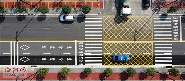 設置交通安全標線 護航學生出行安全 ——洛龍區幼兒園周邊道路標線優化實踐